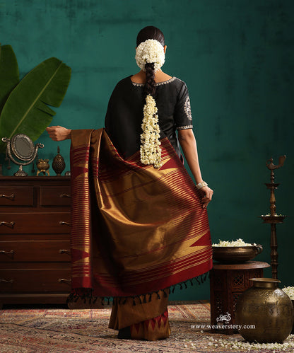 Black_And_Maroon_Handloom_Pure_Silk_Pure_Zari_Antique_Gold_Rising_Temple_Kajivaram_Saree_WeaverStory_03