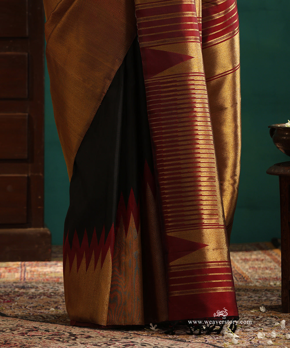 Black_And_Maroon_Handloom_Pure_Silk_Pure_Zari_Antique_Gold_Rising_Temple_Kajivaram_Saree_WeaverStory_04