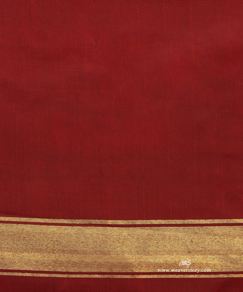 Black_And_Maroon_Handloom_Pure_Silk_Pure_Zari_Antique_Gold_Rising_Temple_Kajivaram_Saree_WeaverStory_05