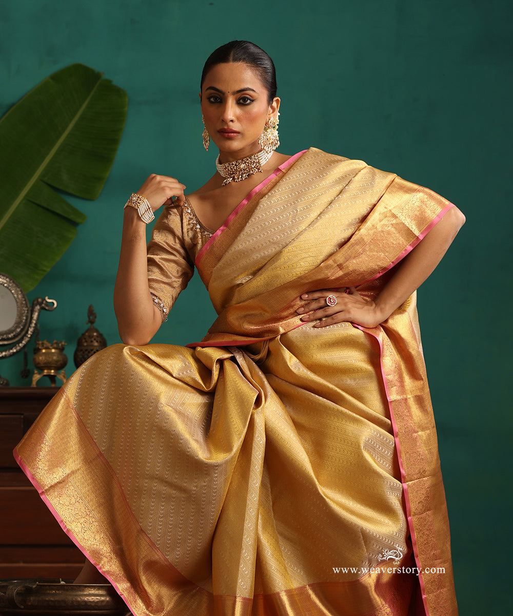 Beige_And_Gold_Handloom_Pure_Silk_Tissue_Kanjivaram_Saree_With_Pink_Border_And_Selvedge_WeaverStory_02