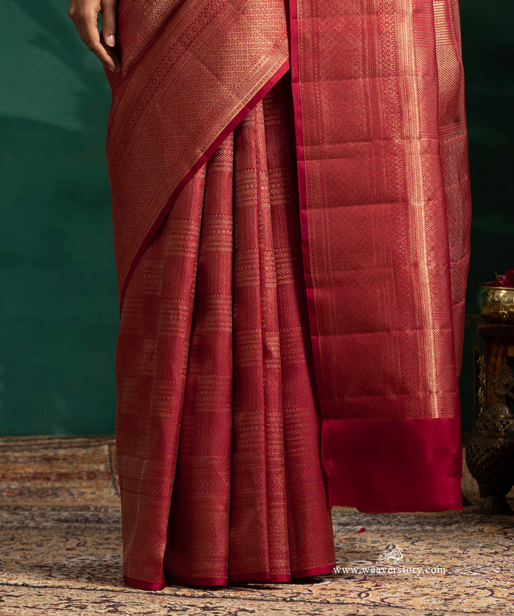Maroon_Pure_Silk_Kanjivaram_Saree_With_Zari_Border_And_All_Over_Zari_Motifs_WeaverStory_04