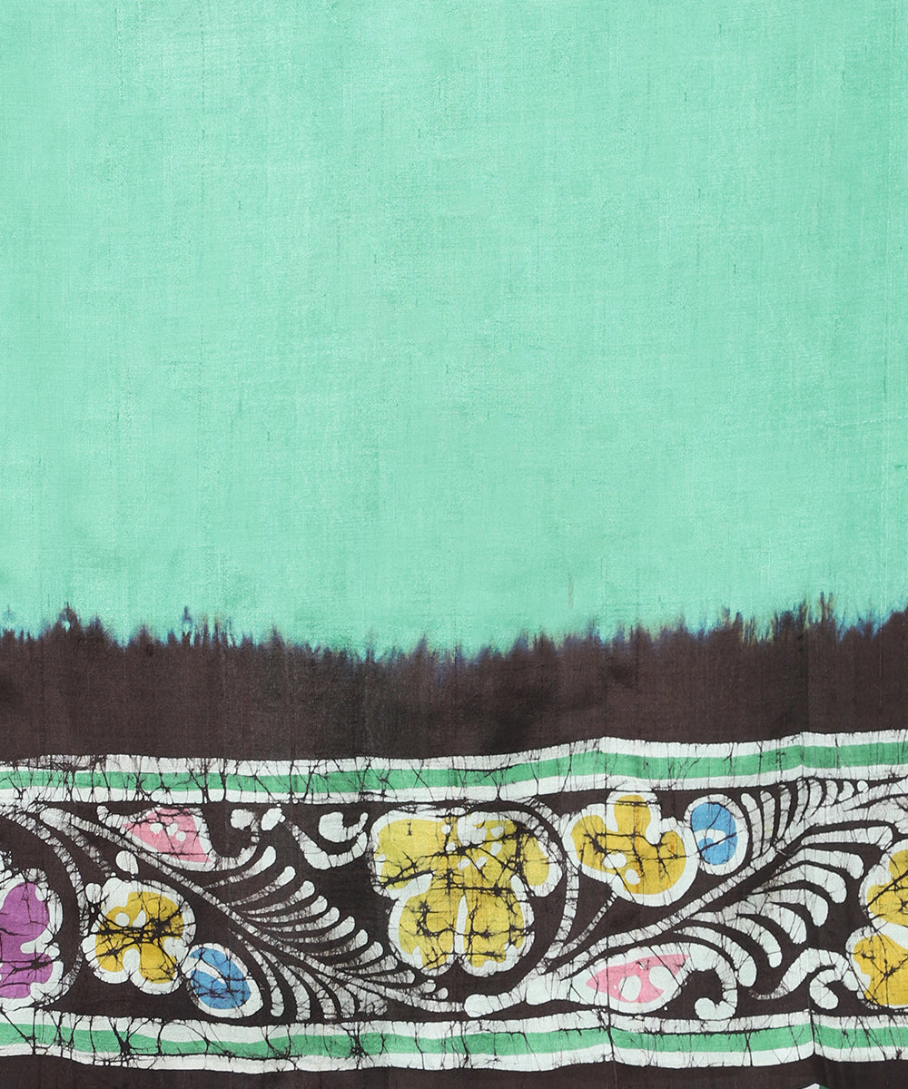 Sea_Green_And_Black_Handloom_Hand_Batik_Pure_Mulberry_Silk_Saree_WeaverStory_03