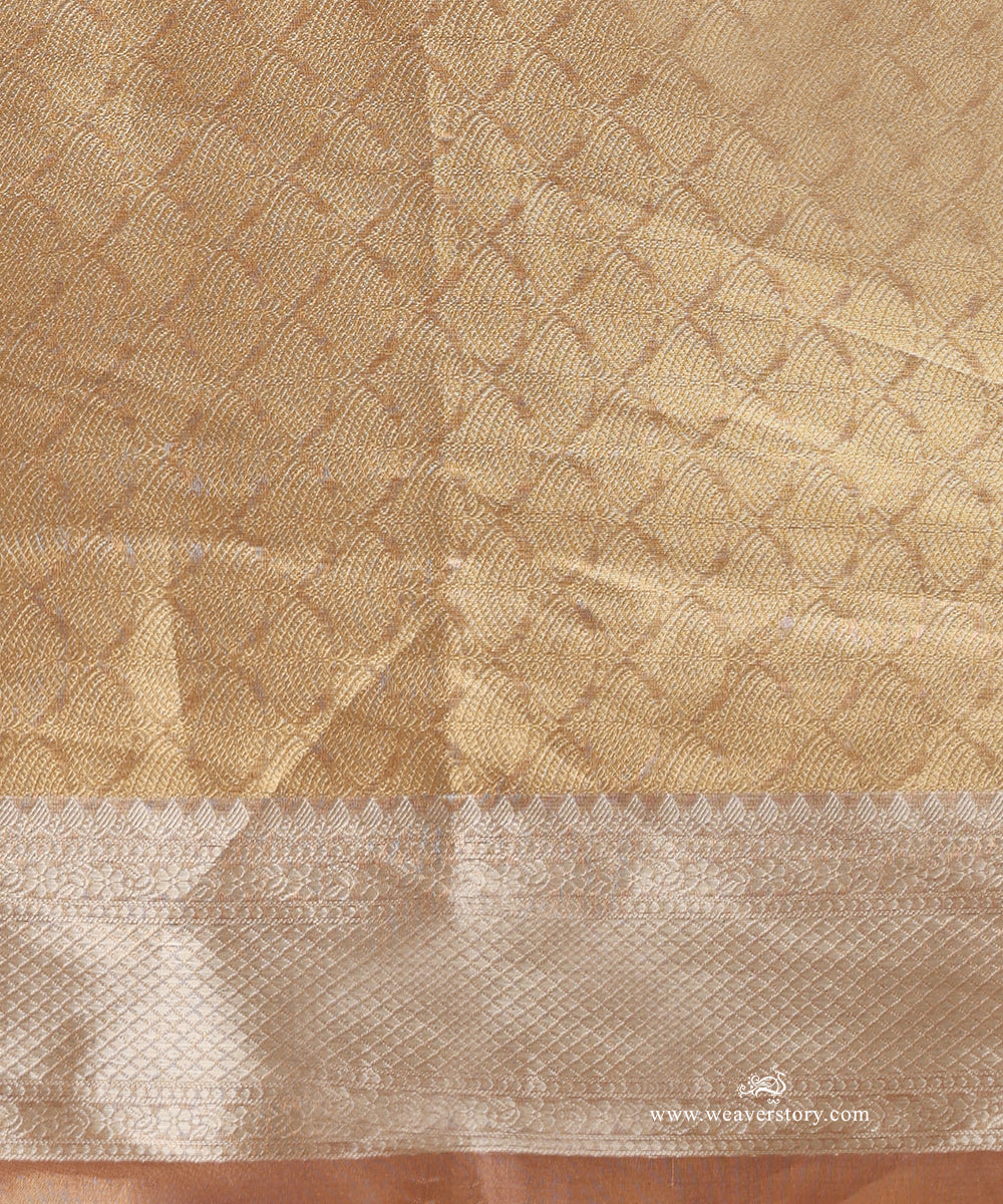 Peach_And_Gold_Handloom_Pure_Silk_Tissue_Tanchoi_Banarasi_Saree_WeaverStory_05