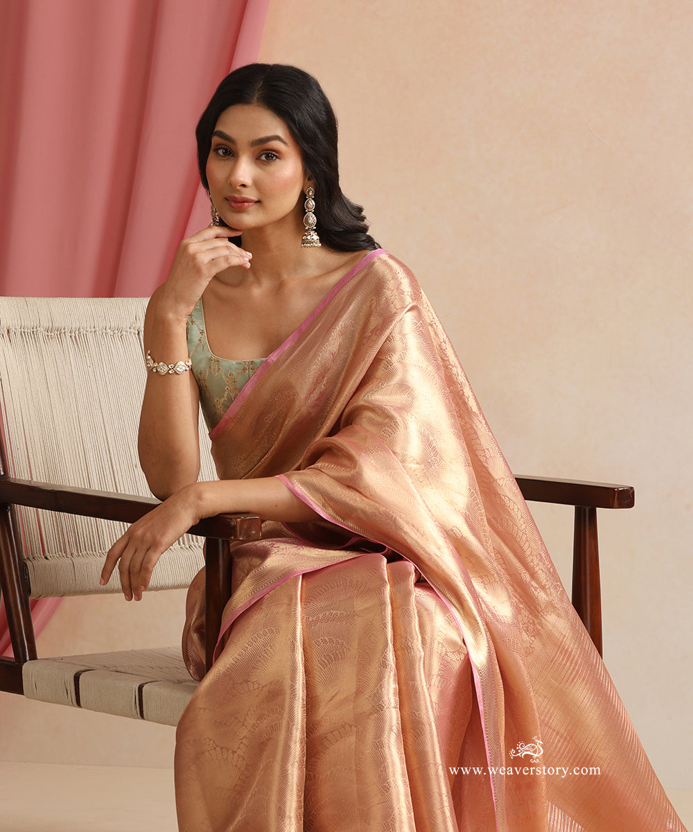 Pink_And_Gold_Handloom_Pure_Silk_Tissue_Tanchoi_Banarasi_Saree_WeaverStory_02