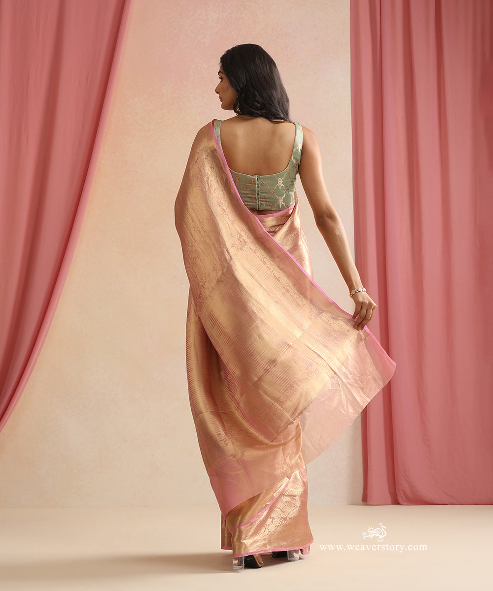 Pink_And_Gold_Handloom_Pure_Silk_Tissue_Tanchoi_Banarasi_Saree_WeaverStory_03