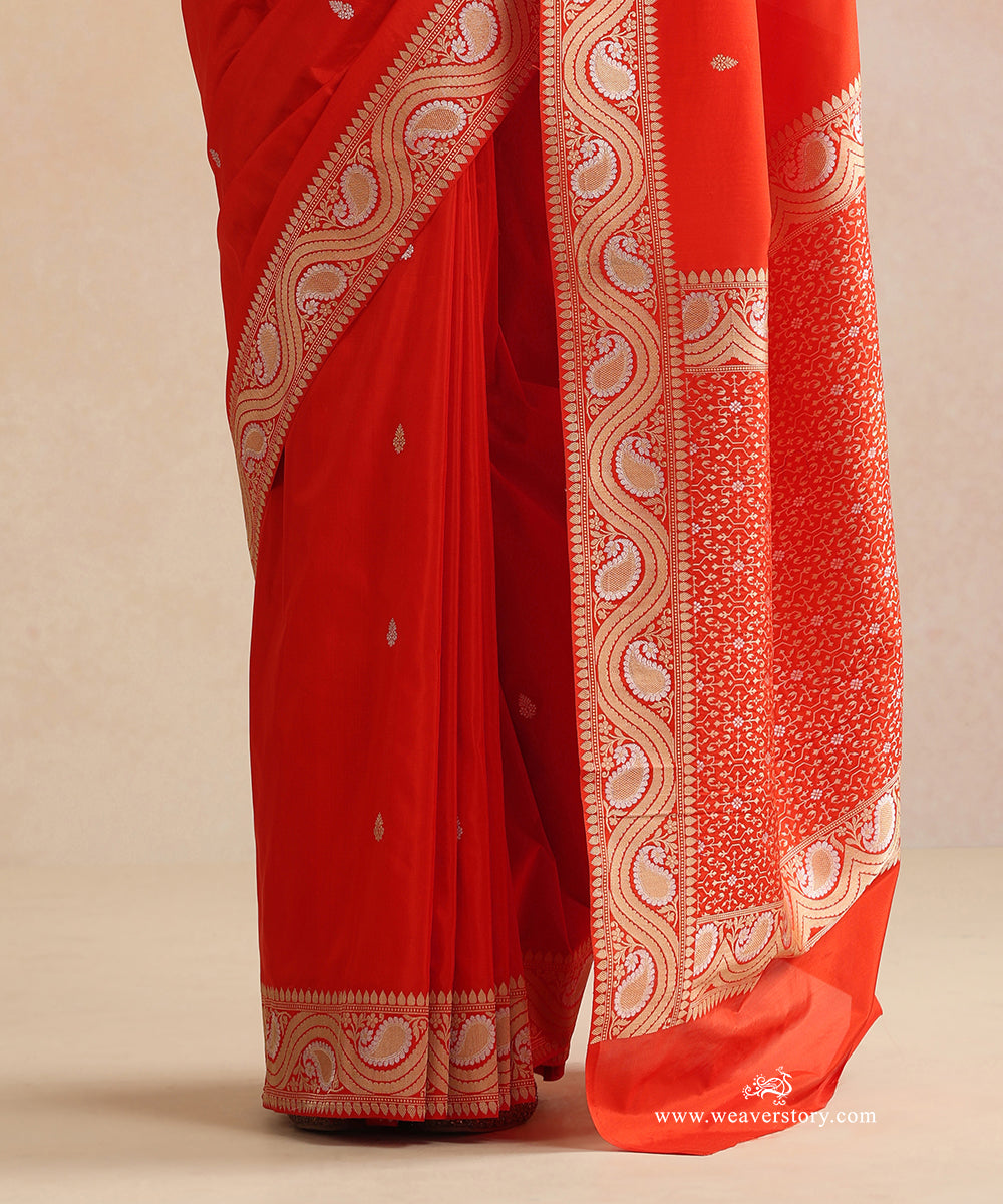 Orange_Handloom_Pure_Katan_Silk_Banarasi_Saree_With_Ambi_Border_And_Gold_Silver_Kadhwa_Booti_WeaverStory_04