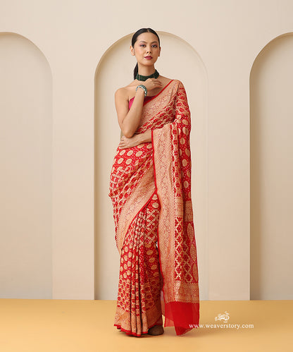 Tomato_Red_Handloom_Pure_Georgette_Banarasi_Bandhej_Saree_With_Sona_Zari_Pallu_WeaverStory_01
