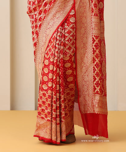 Tomato_Red_Handloom_Pure_Georgette_Banarasi_Bandhej_Saree_With_Sona_Zari_Pallu_WeaverStory_04