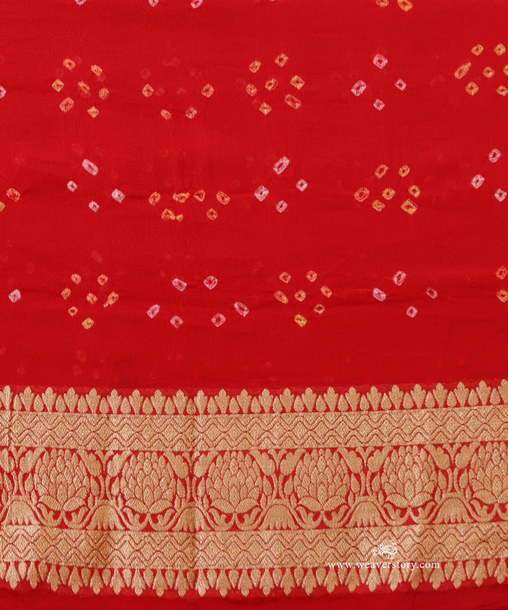 Tomato_Red_Handloom_Pure_Georgette_Banarasi_Bandhej_Saree_With_Sona_Zari_Pallu_WeaverStory_05