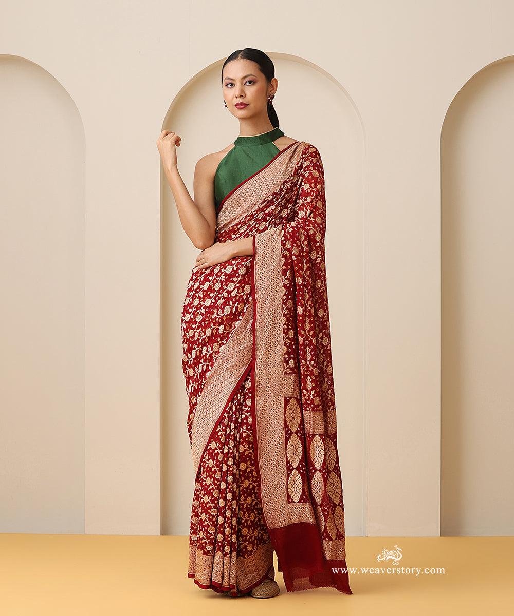 Maroon_Handloom_Pure_Georgette_Banarasi_Bandhej_Saree_With_Leaf_And_Floral_Jaal_WeaverStory_01