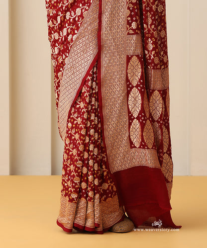 Maroon_Handloom_Pure_Georgette_Banarasi_Bandhej_Saree_With_Leaf_And_Floral_Jaal_WeaverStory_04