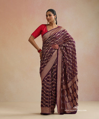 Burgundy_Handloom_Pure_Georgette_Banarasi_Bandhej_Saree_With_Leaf_And_Floral_Jaal_WeaverStory_01