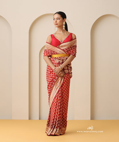 Red_And_Maroon_Shaded_Handloom_Pure_Georgette_Banarasi_Bandhej_Saree_With_Zari_Border_WeaverStory_01