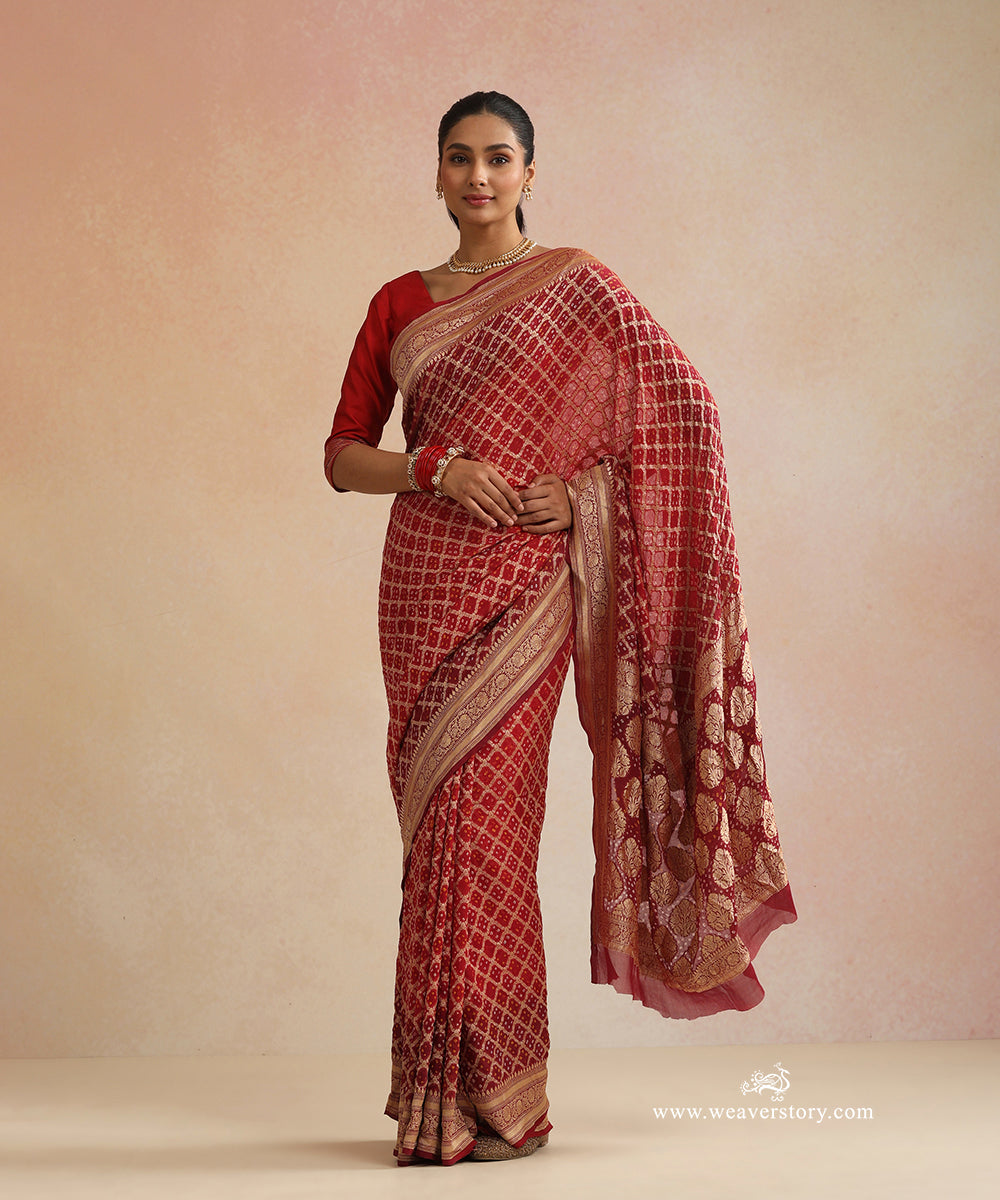 Red_And_Maroon_Shaded_Handloom_Pure_Georgette_Banarasi_Bandhej_Saree_With_Checkered_Zari_WeaverStory_01
