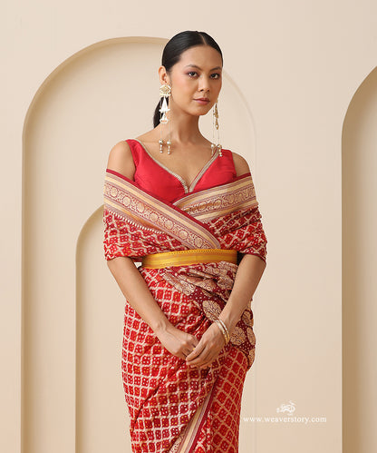 Red_And_Maroon_Shaded_Handloom_Pure_Georgette_Banarasi_Bandhej_Saree_With_Zari_Border_WeaverStory_02