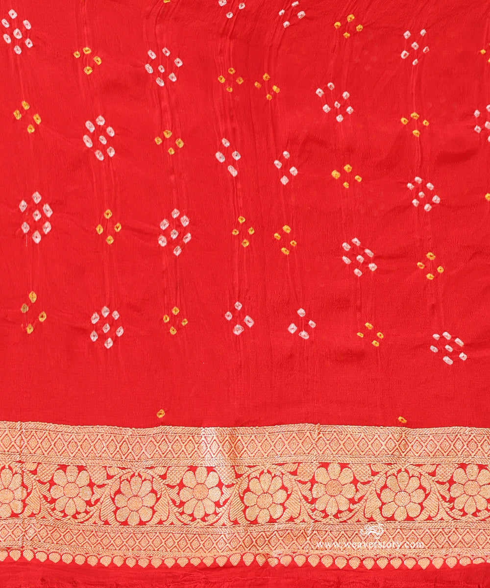 Red_And_Orange_Shaded_Handloom_Pure_Georgette_Banarasi_Bandhej_Saree_With_Leaf_Motifs_WeaverStory_05
