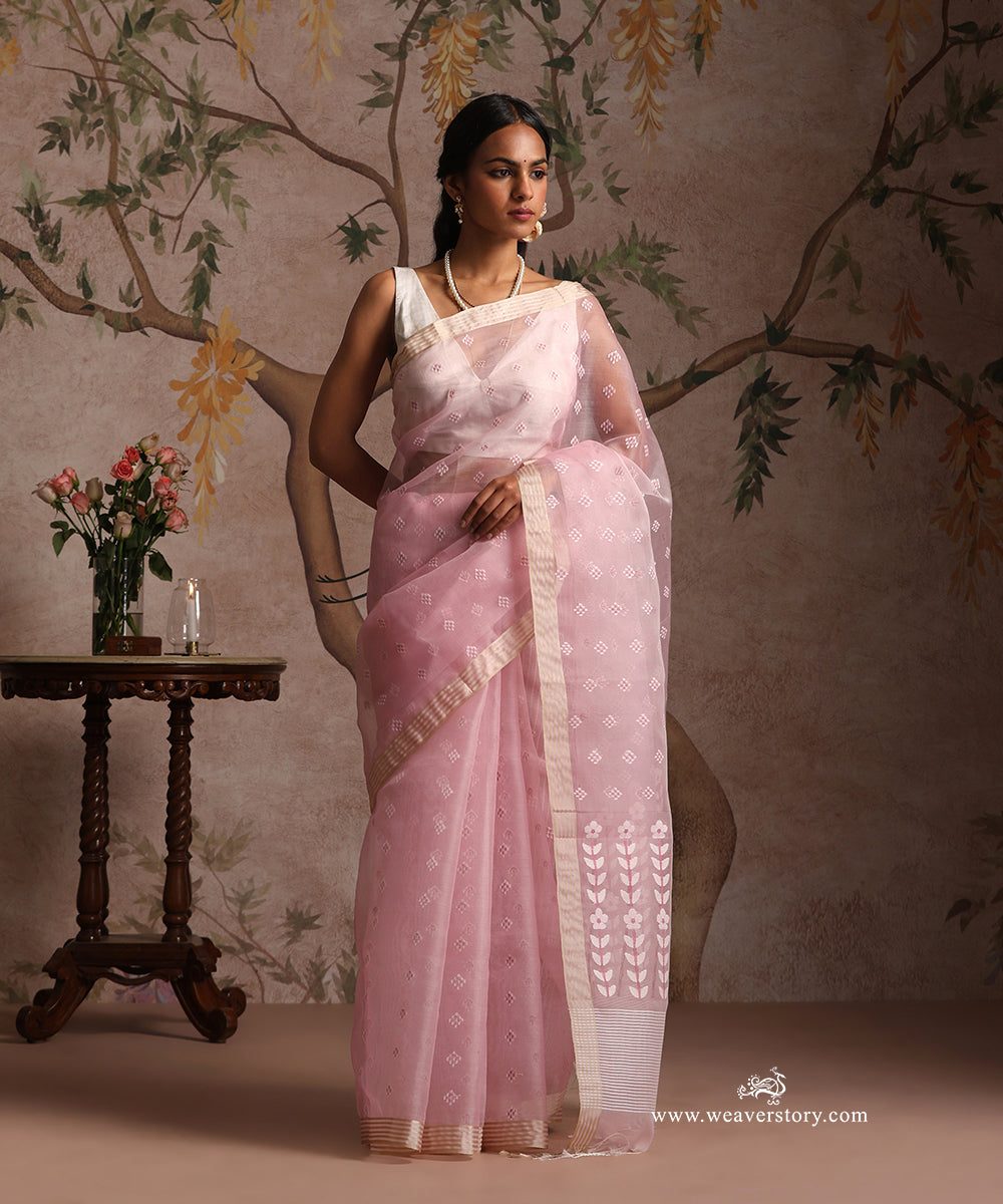 Soft_Pink_Handloom_Pure_Muslin_Dhakai_Jamdani_Saree_With_Leaf_Motif_Pallu_WeaverStory_01