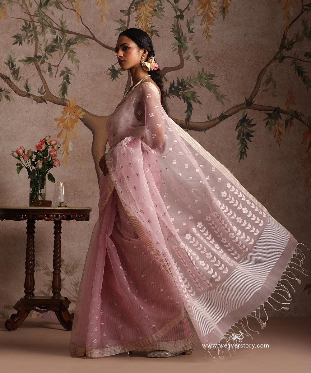 Soft_Pink_Handloom_Pure_Muslin_Dhakai_Jamdani_Saree_With_Leaf_Motif_Pallu_WeaverStory_02