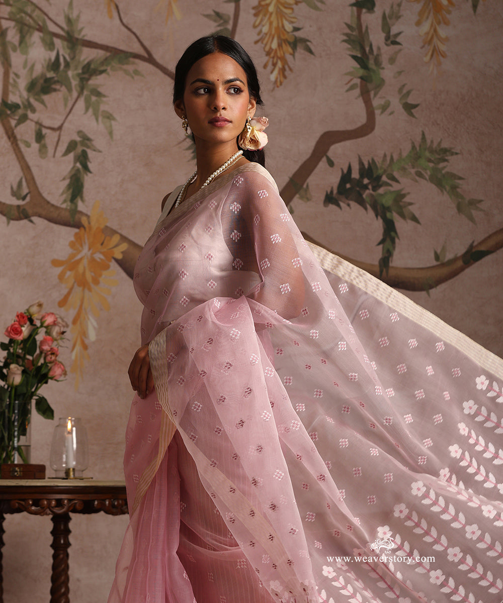 Soft_Pink_Handloom_Pure_Muslin_Dhakai_Jamdani_Saree_With_Leaf_Motif_Pallu_WeaverStory_03