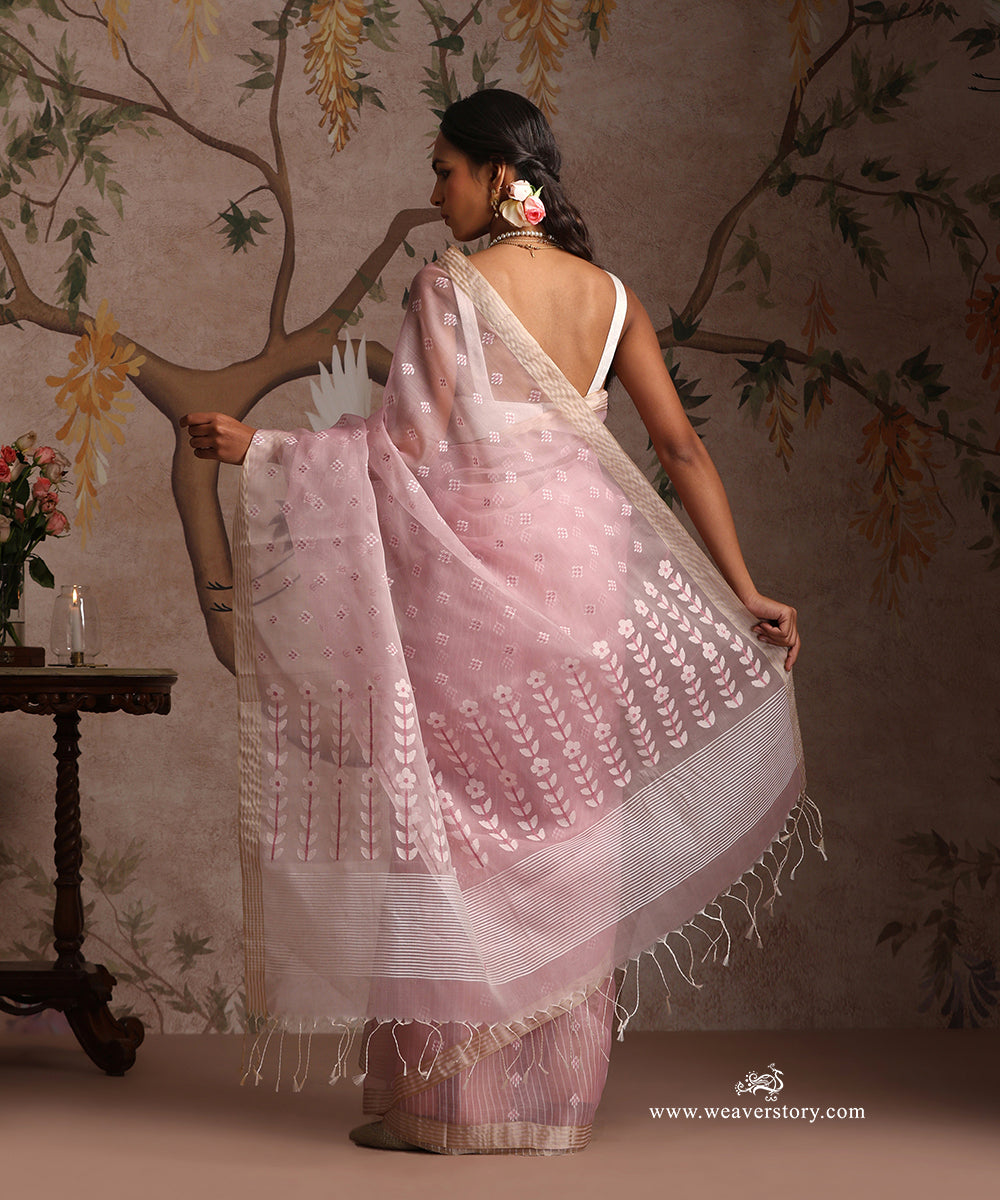 Soft_Pink_Handloom_Pure_Muslin_Dhakai_Jamdani_Saree_With_Leaf_Motif_Pallu_WeaverStory_04
