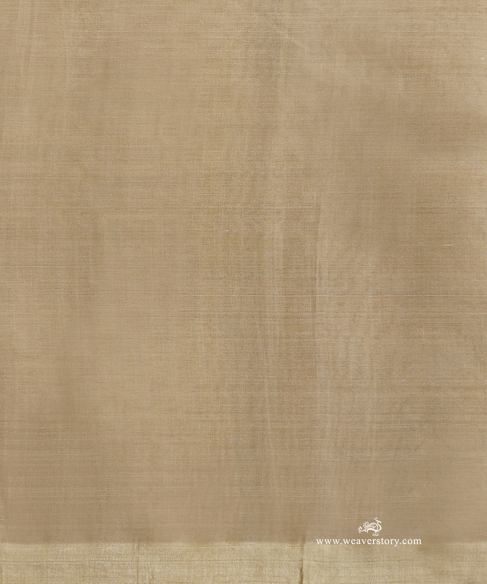 Grey Handlooom Pure Muslin Dhakai Jamdani Saree With Floral Bootis And Multicolour Floral Guldasta Motifs On Pallu