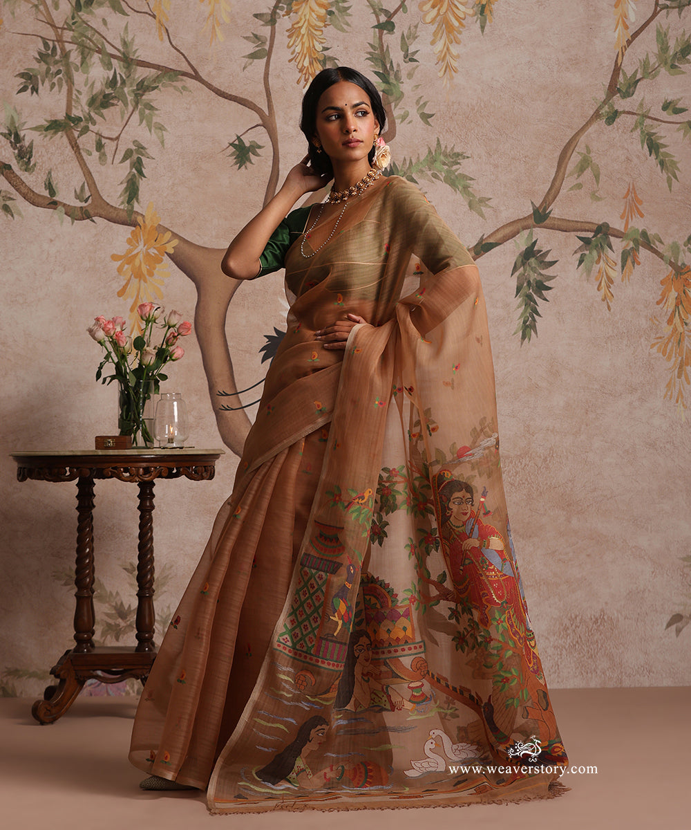 Light_Brown_Handloom_Pure_Muslin_Dhakai_Jamdani_Saree_With_Lord_Radha_Kishana_On_Pallu_WeaverStory_02