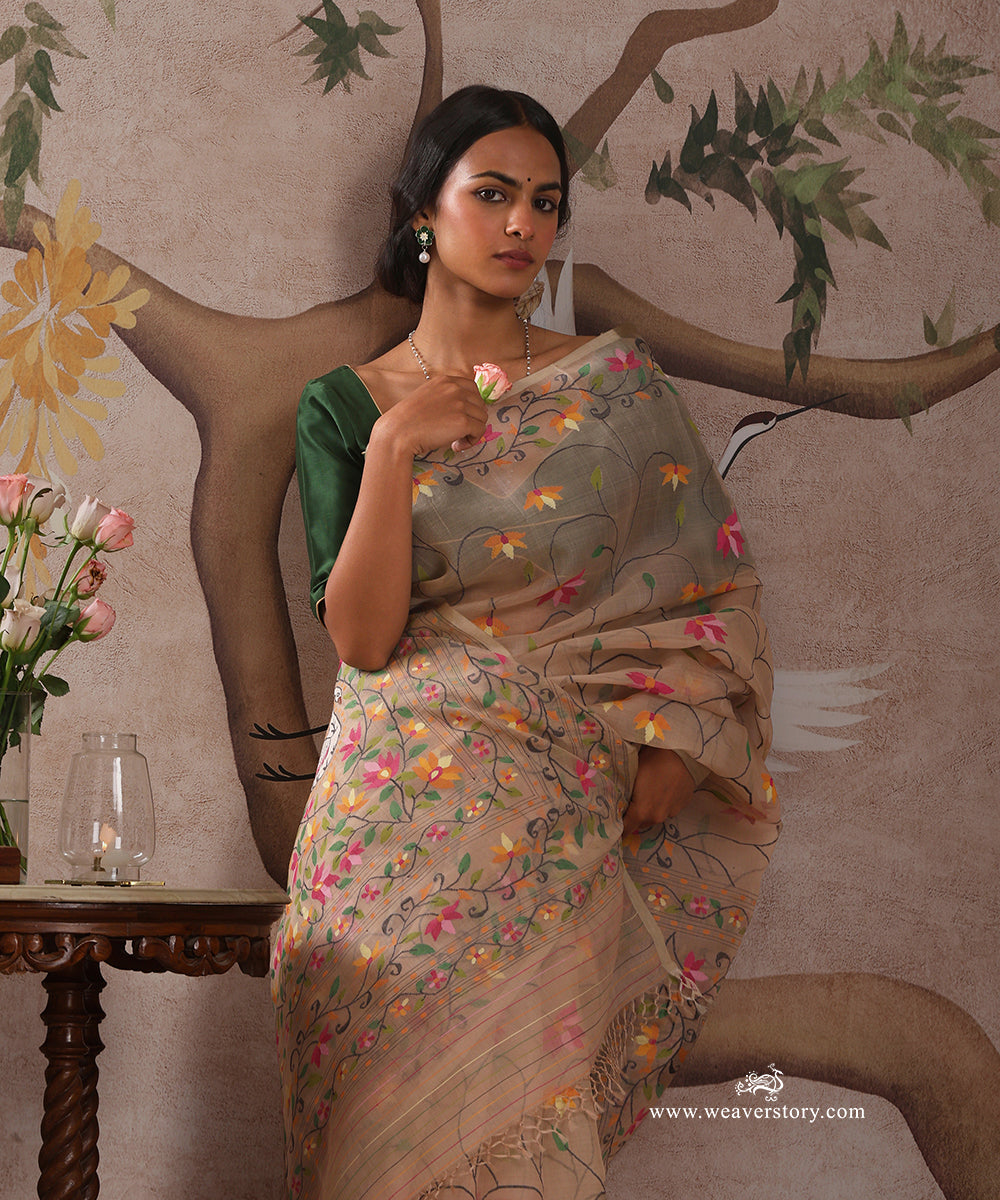 Beige_Handloom_Pure_Muslin_Dhakai_Jamdani_Saree_With_Allover_Jaal_And_Duck_And_Tree_Motifs_On_Pallu_WeaverStory_02