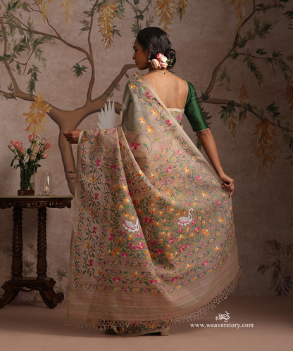 Beige_Handloom_Pure_Muslin_Dhakai_Jamdani_Saree_With_Allover_Jaal_And_Duck_And_Tree_Motifs_On_Pallu_WeaverStory_03