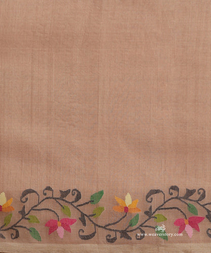 Beige_Handloom_Pure_Muslin_Dhakai_Jamdani_Saree_With_Allover_Jaal_And_Duck_And_Tree_Motifs_On_Pallu_WeaverStory_06