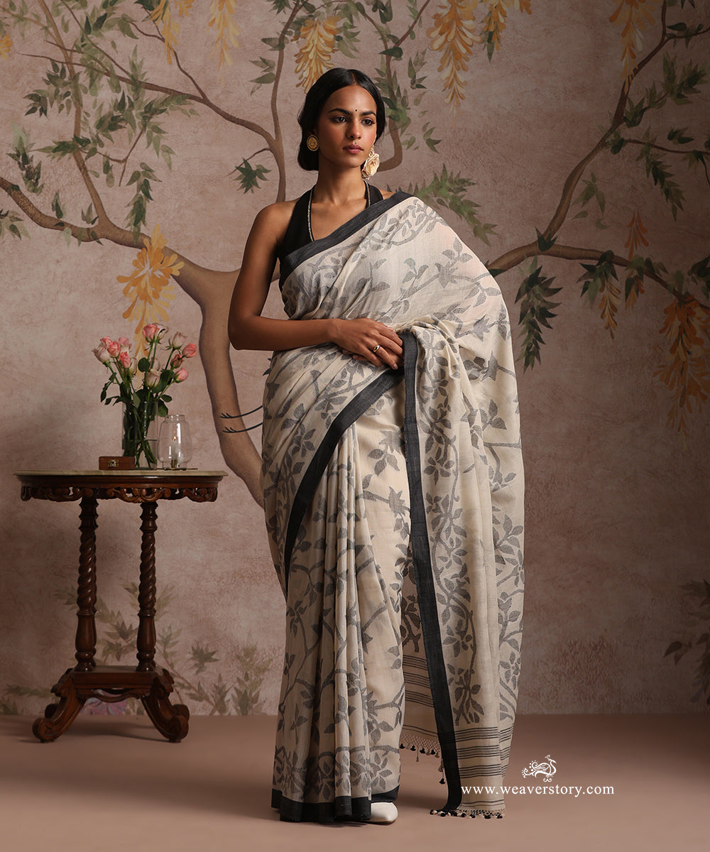 Beige_Handloom_Pure_Khadi_Dhakai_Jamdani_Saree_With_Allover_Jaal_WeaverStory_01