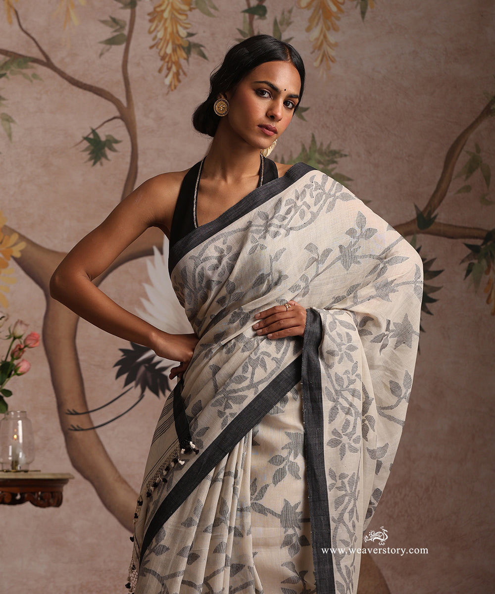 Beige_Handloom_Pure_Khadi_Dhakai_Jamdani_Saree_With_Allover_Jaal_WeaverStory_03