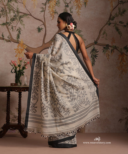 Beige_Handloom_Pure_Khadi_Dhakai_Jamdani_Saree_With_Allover_Jaal_WeaverStory_04