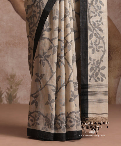 Beige_Handloom_Pure_Khadi_Dhakai_Jamdani_Saree_With_Allover_Jaal_WeaverStory_05