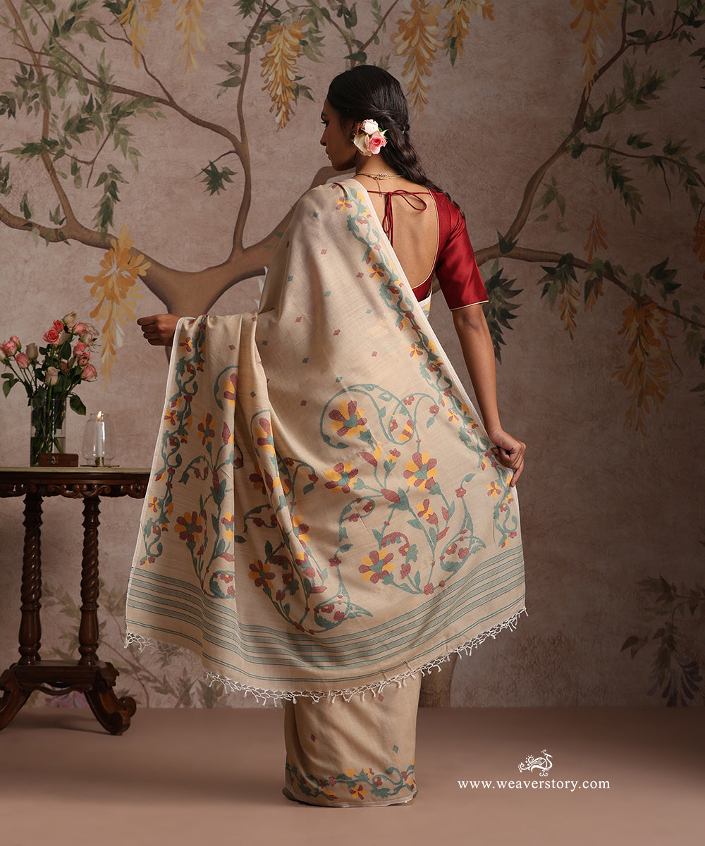 Beige_Handloom_Pure_Tussar_Silk_Dhakai_Jamdani_Saree_With_Floral_Border_And_Pallu_WeaverStory_04