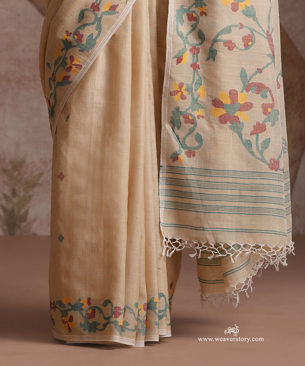 Beige_Handloom_Pure_Tussar_Silk_Dhakai_Jamdani_Saree_With_Floral_Border_And_Pallu_WeaverStory_05