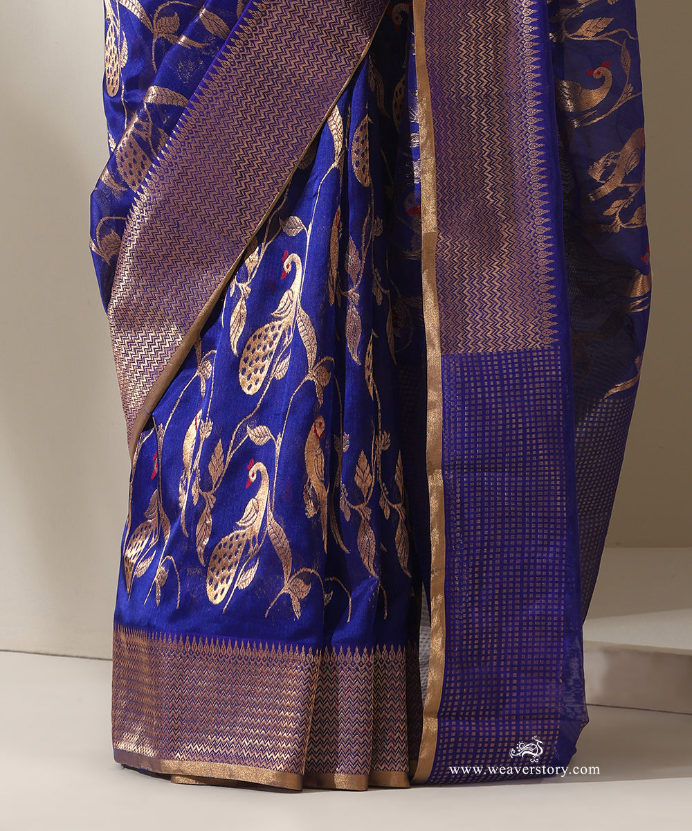 Blue_Handloom_Pure_Silk_Chanderi_Donaliya_Saree_With_Allover_Peocock_And_Parrot_Jaal_WeaverStory_04