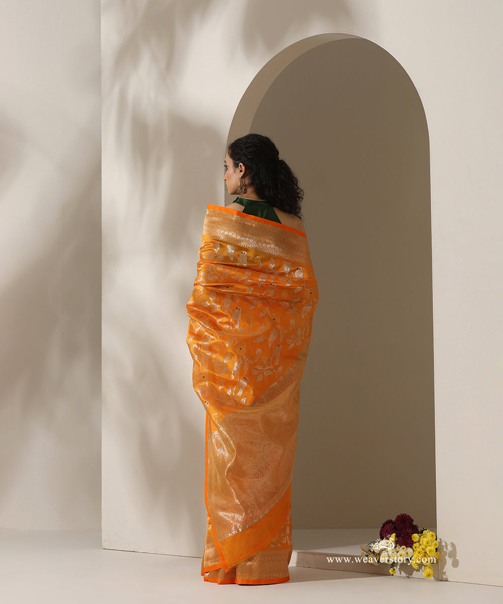 Soffron_Handloom_Pure_Silk_Chanderi_Donaliya_Saree_With_Allover_Floral_Jaal_And_Green_Meena_Birds_Motif_WeaverStory_03