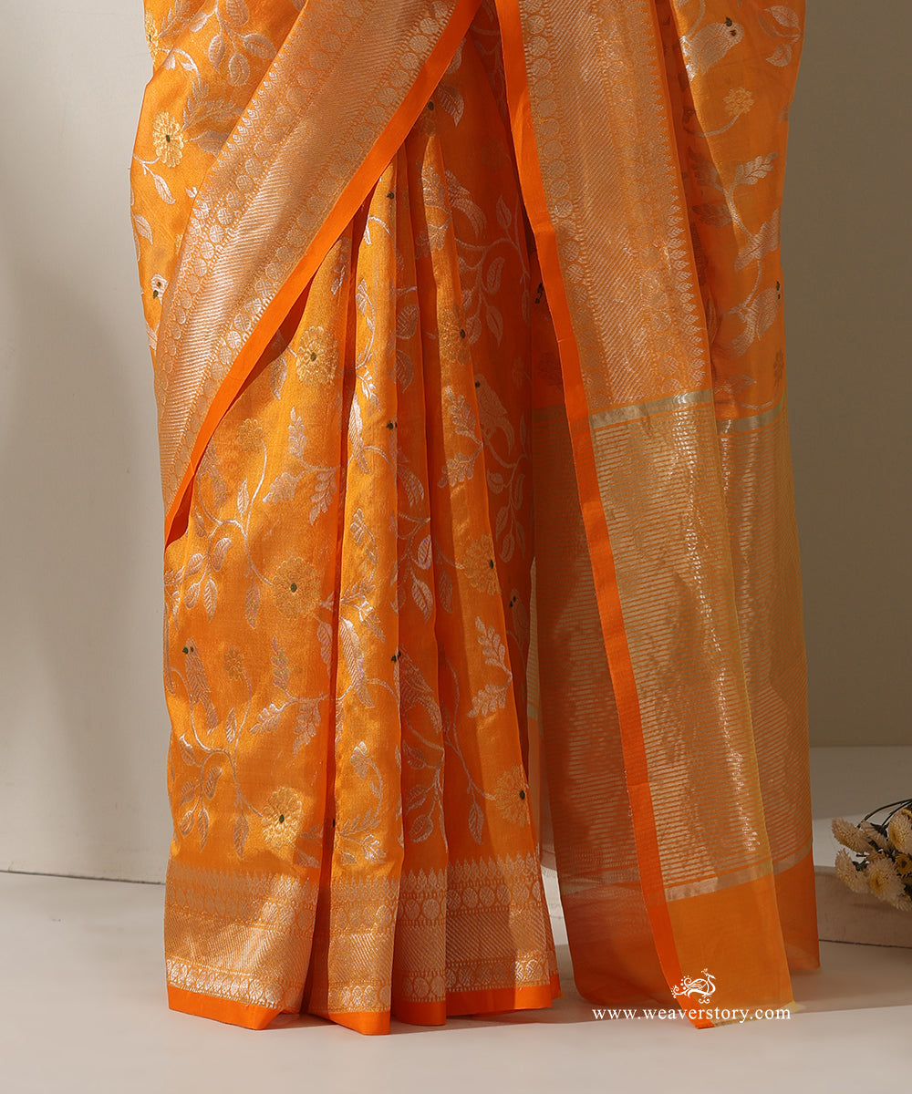 Soffron_Handloom_Pure_Silk_Chanderi_Donaliya_Saree_With_Allover_Floral_Jaal_And_Green_Meena_Birds_Motif_WeaverStory_04