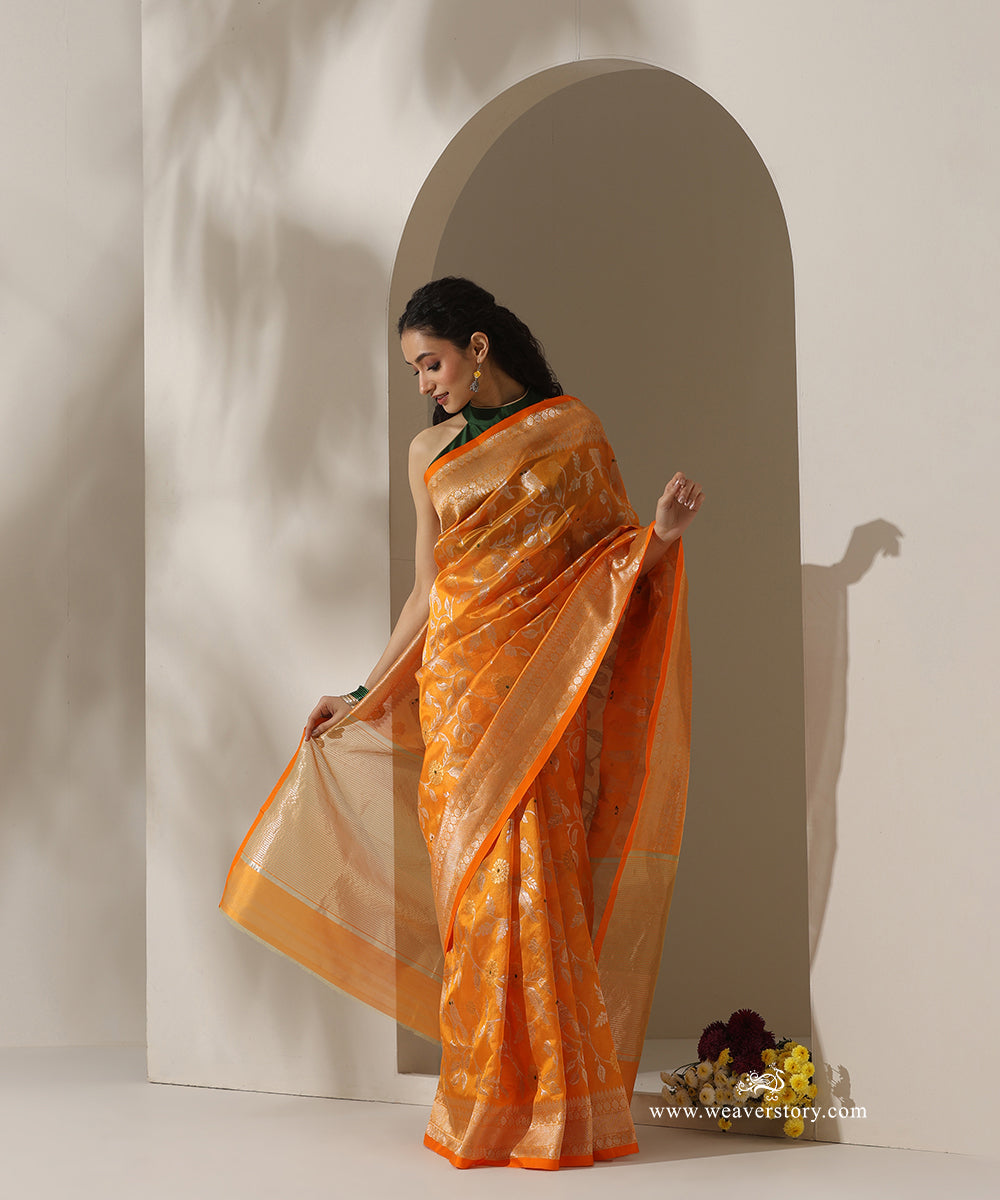 Soffron_Handloom_Pure_Silk_Chanderi_Donaliya_Saree_With_Allover_Floral_Jaal_And_Green_Meena_Birds_Motif_WeaverStory_01