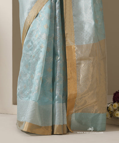Ice_Blue_Handloom_Pure_Silk_Chanderi_Donaliya_Saree_With_Allover_Jaal_And_Heavy_Golden-Silver_Border_WeaverStory_04