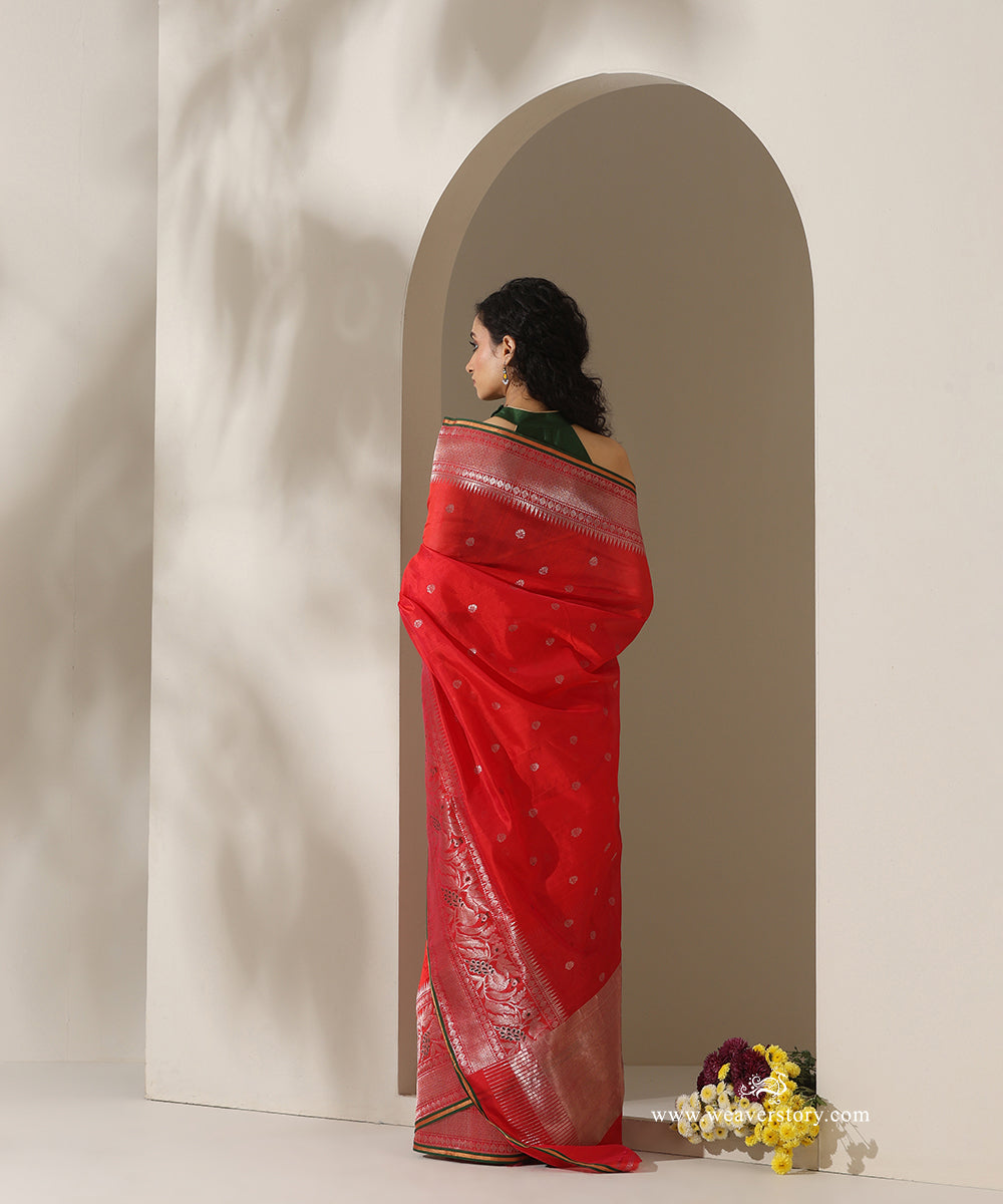 Red_Handloom_Pure_Silk_Chanderi_Eknaliya_Saree_With_Small_Booti_Pecock_Border_And_Green_Selvedge_WeaverStory_03