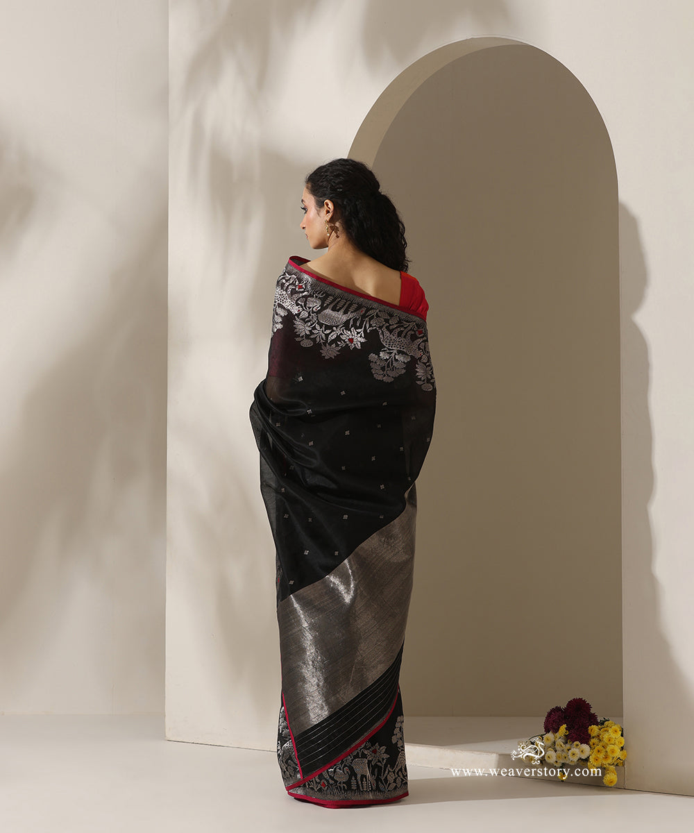 Black_Handloom_Pure_Silk_Chanderi_Eknaliya_Saree_With_Small_Booti_And_Shikargah_Border_With_Pink_Selvedge_WeaverStory_03