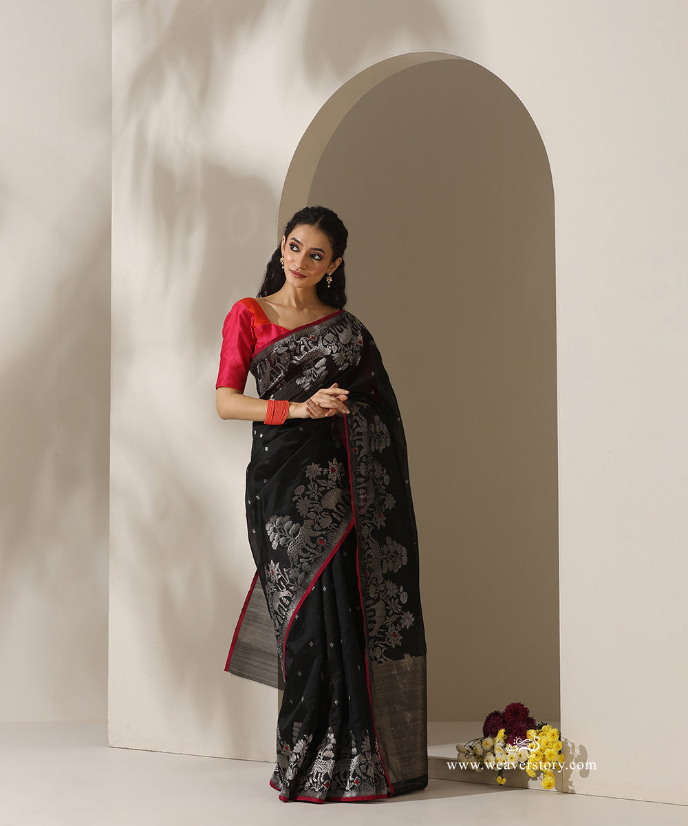 Black_Handloom_Pure_Silk_Chanderi_Eknaliya_Saree_With_Small_Booti_And_Shikargah_Border_With_Pink_Selvedge_WeaverStory_01