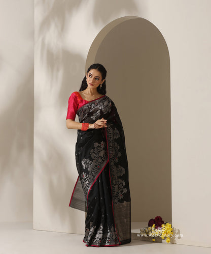 Black_Handloom_Pure_Silk_Chanderi_Eknaliya_Saree_With_Small_Booti_And_Shikargah_Border_With_Pink_Selvedge_WeaverStory_01
