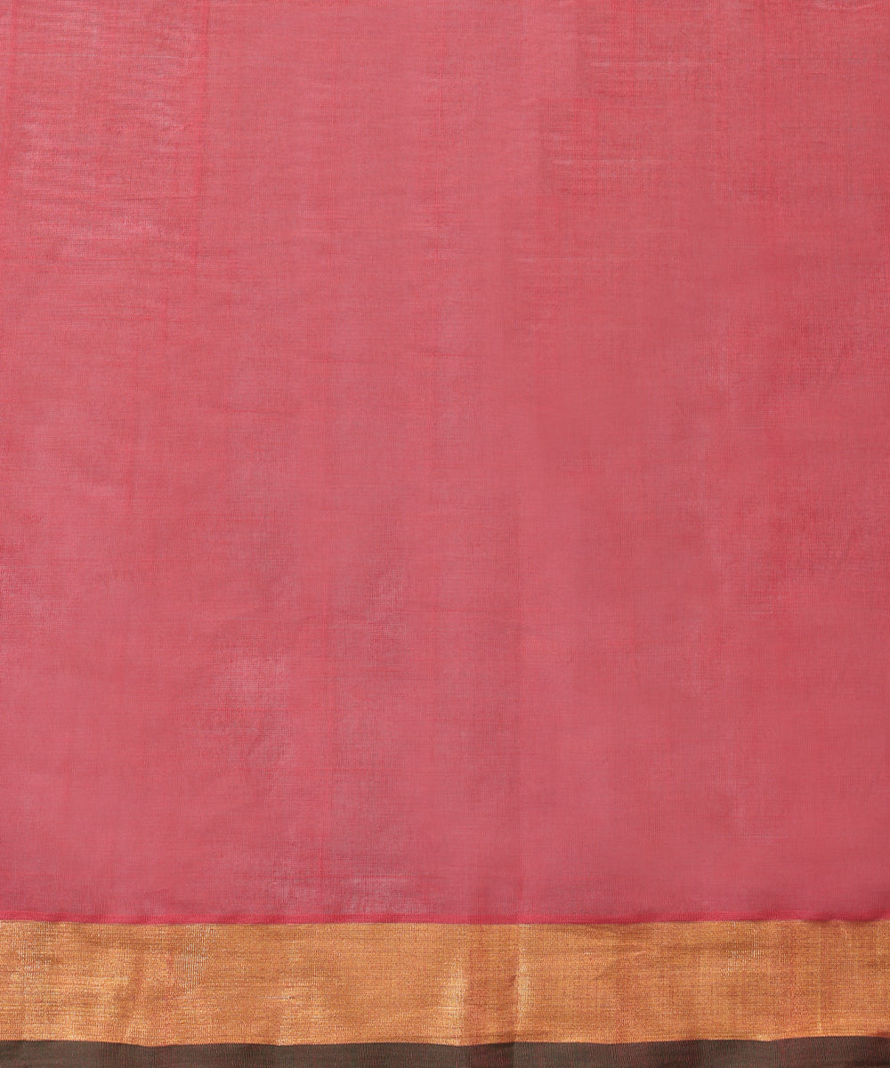 Magenta_Handloom_Pure_Cotton_Venkatagiri_Small_Lotus_Booti_Saree_With_Gold_Border_And_Green_Selvedge_WeaverStory_04
