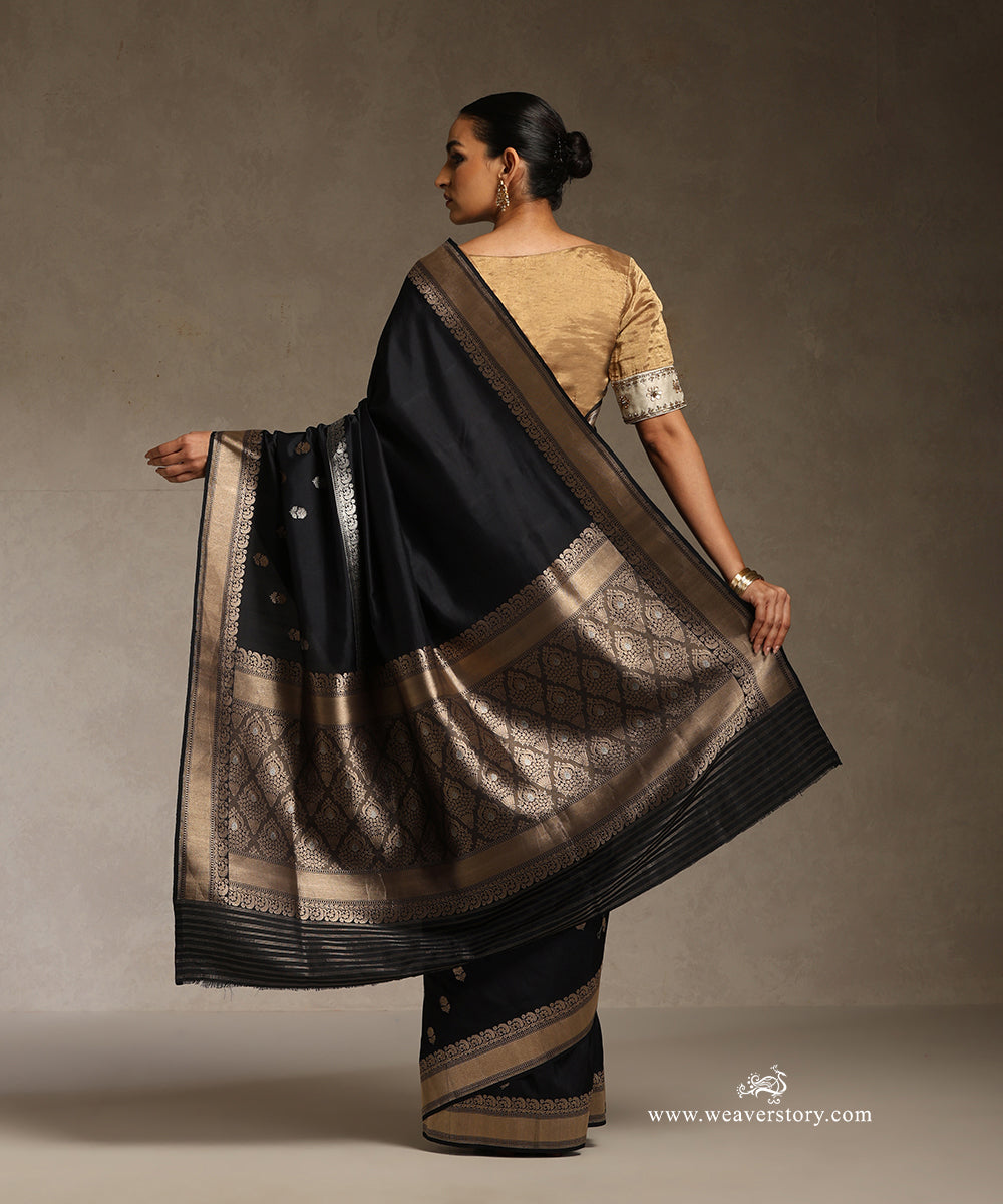Black_Handloom_Pure_Katan_Silk_Banasari_Saree_With_Sona_Rupa_Kadhwa_Boota_WeaverStory_03