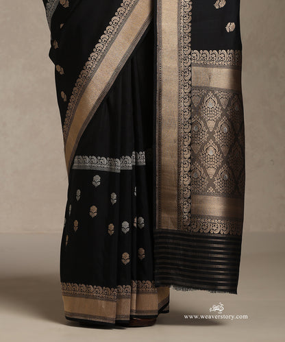 Black_Handloom_Pure_Katan_Silk_Banasari_Saree_With_Sona_Rupa_Kadhwa_Boota_WeaverStory_04