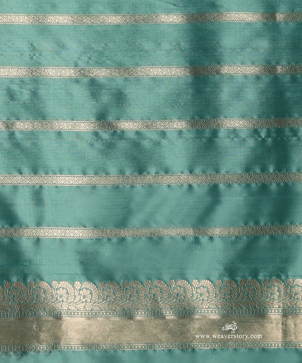 Ice_Blue_Handloom_Pure_Katan_Silk_Banasari_Kimkhab_Saree_With_Zari_Border_And_Pallu_WeaverStory_05