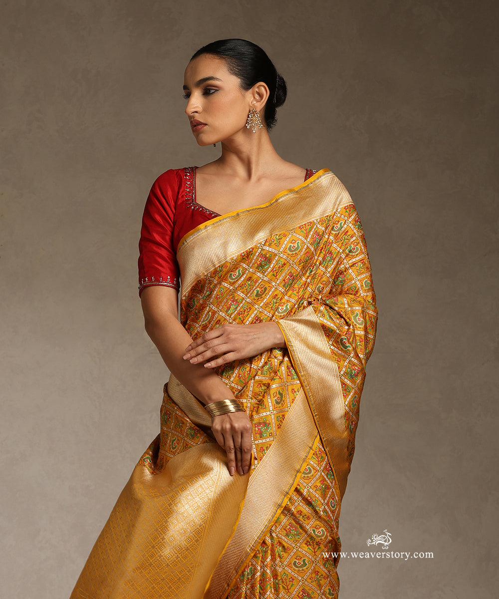 Yellow_Handloom_Pure_Katan_Silk_Saree_Banarasi_Patola_Saree_With_Floral_And_Parrot_Motifs_WeaverStory_02