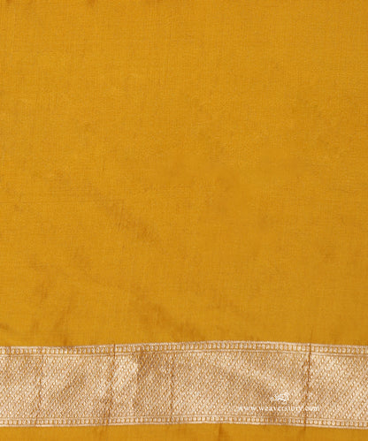 Yellow_Handloom_Pure_Katan_Silk_Saree_Banarasi_Patola_Saree_With_Floral_And_Parrot_Motifs_WeaverStory_05